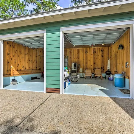Breezy Home With Grills, Pool And Beach Access!